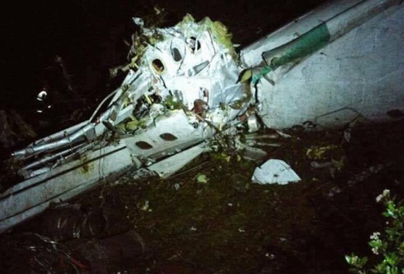 Prăbușirea avionului cu sportivi în Columbia a fost un ASASINAT - epava-1481355211.jpg