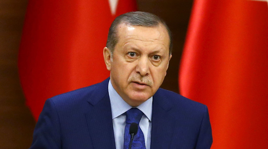 Erdogan acuză UE că datorează Turciei trei miliarde de euro, din acordul privind migrația. UE susține că a plătit 2,2 miliarde - erdoganfotohuff-1472051520.jpg