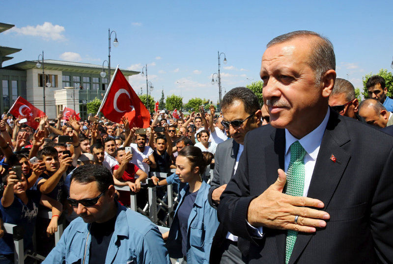 Erdogan vrea să aibă sub controlul său direct serviciile de informații și Statul Major - erdoganvrea-1469966921.jpg