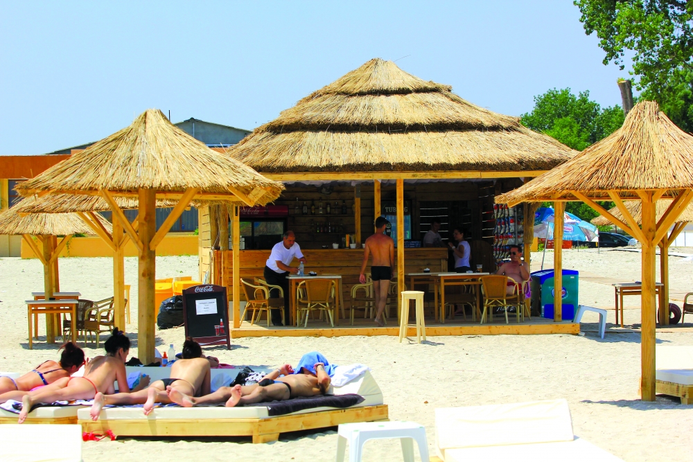 La Estival Beach poți comanda mâncare direct la șezlong - estivalbeach-1405513955.jpg