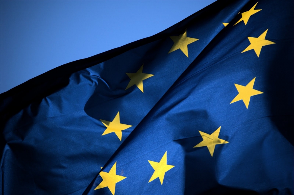 UE îi sancționează pe șefii serviciilor de informații ruse - euflag-1406365255.jpg