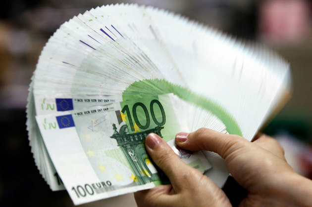 Deficitul balanței de plăți a României s-a redus cu 24,4% - euro-1315816367.jpg