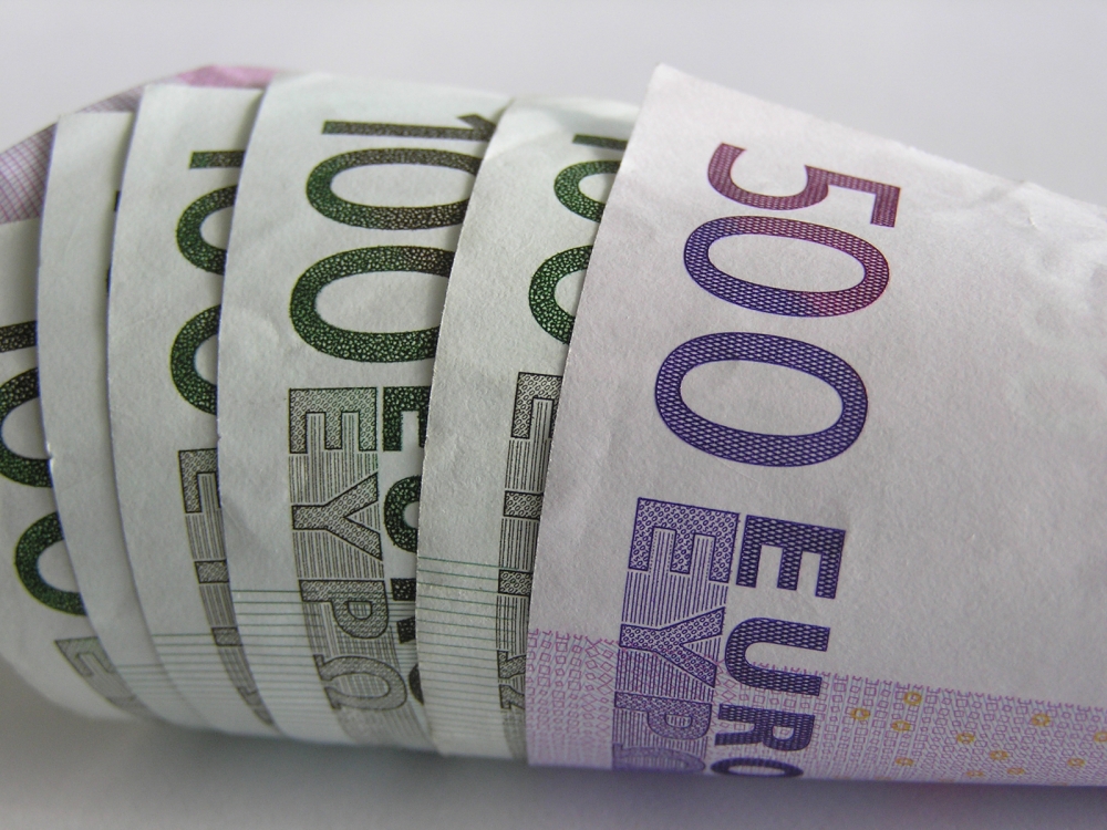 Un ajutor european pentru Cipru  ar favoriza banii murdari din Rusia - euro-1352245960.jpg