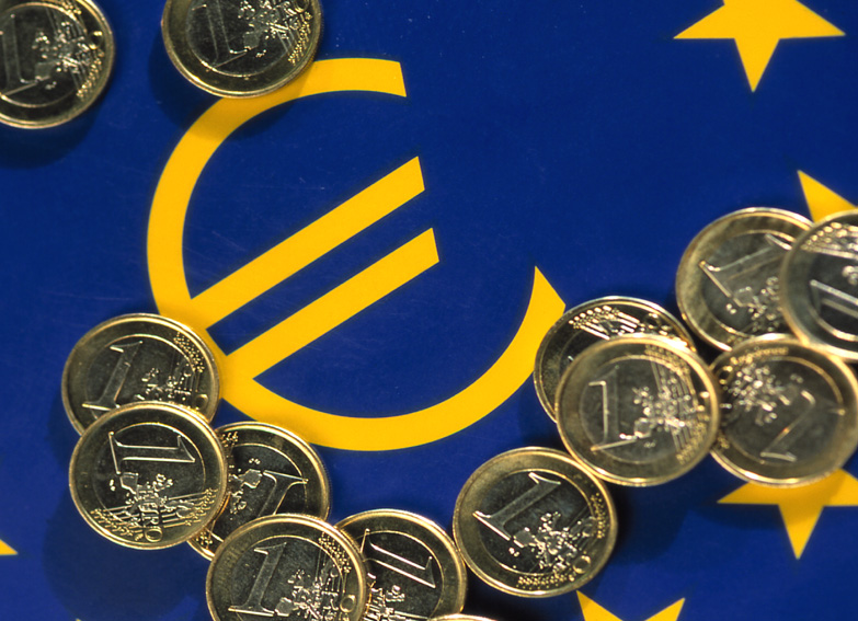 Euro a coborât sub pragul de 4,5 lei - euro-1372156033.jpg
