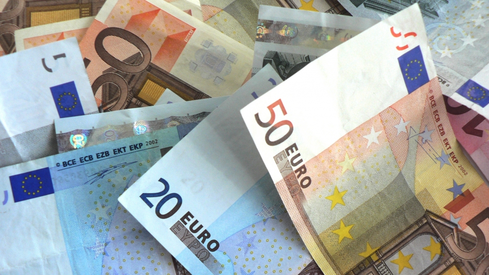 Euro și-a luat avânt - euro-1377604434.jpg