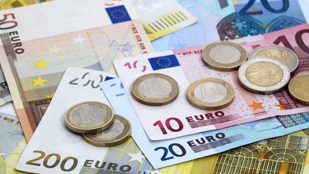 Euro a câștigat 0,17% în lupta cu leul - euro-1548424001.jpg
