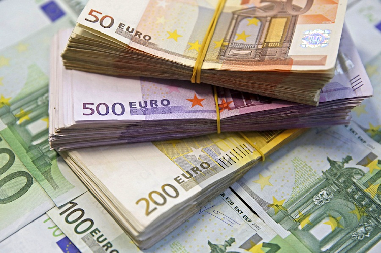 România va dispune de 3,1 miliarde de euro din fondurile UE pentru lupta cu COVID-19 - euro-1585296562.jpg