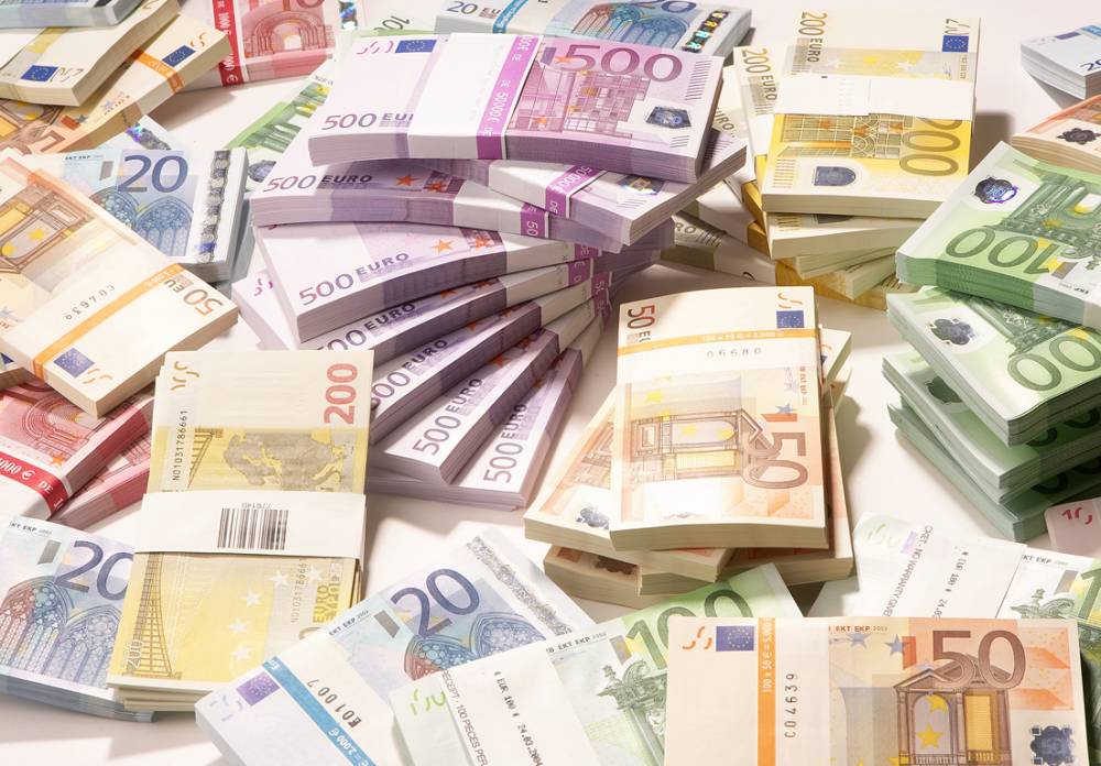Cursul valutar explodează! Iată la cât este cotat un Euro, azi - euro1-1434958565.jpg