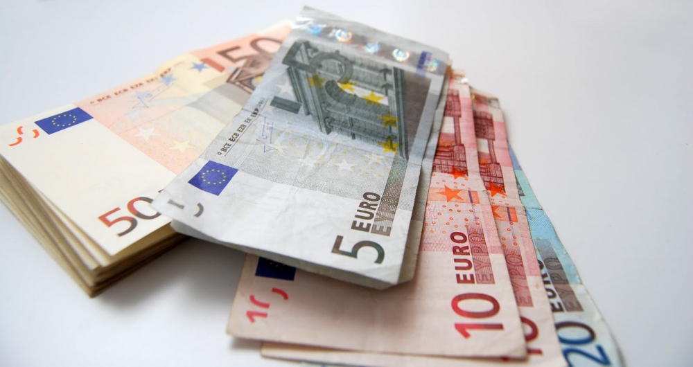 Euro rămâne și astăzi la 4,4 lei - euro7-1364384743.jpg
