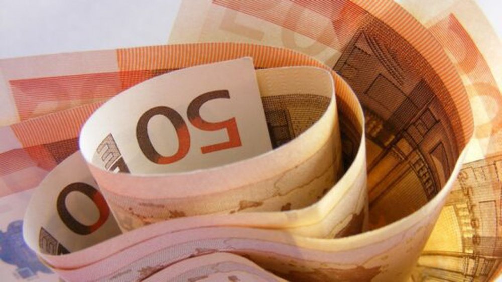 Bulgaria va trece la moneda euro până la 1 ianuarie 2025 - eurobani505050560x420-1683476362.jpg