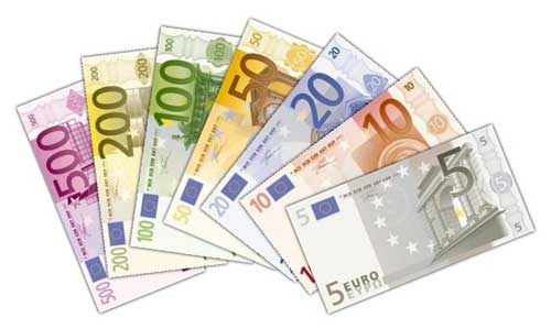 Euro rămâne la 4,56 lei - eurobanknotes-1349778710.jpg