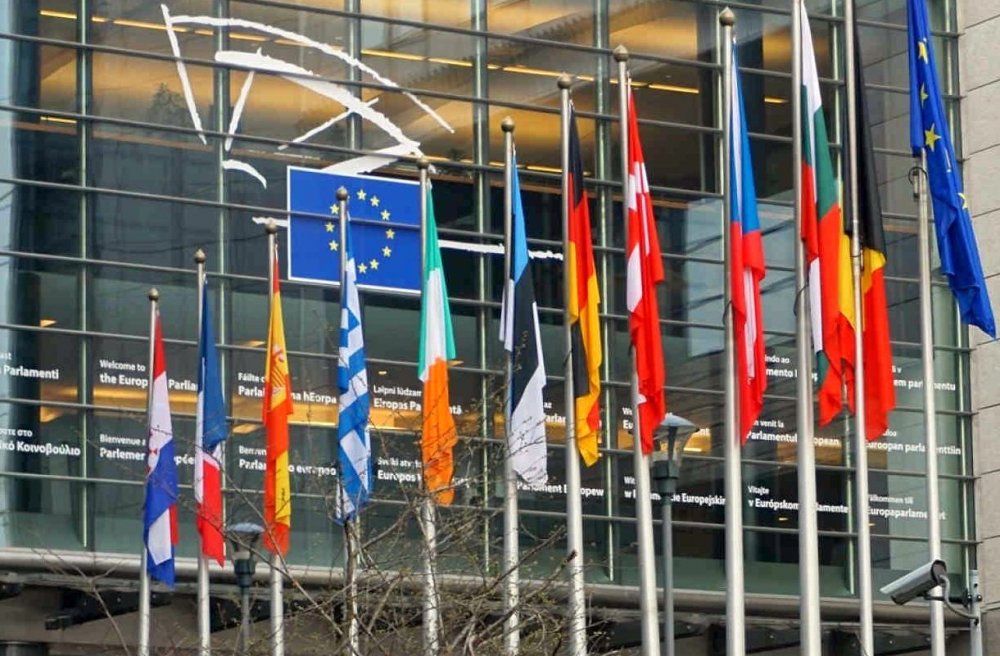 Eurodeputaţii au adoptat reguli mai stricte privind publicitatea politică - eurodeputatii-1675414836.jpg