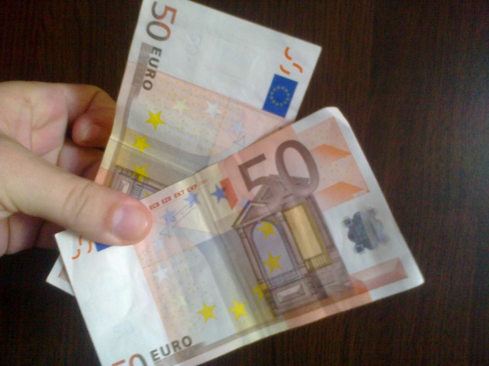 Un euro mai puternic! - eurom4-1387281771.jpg