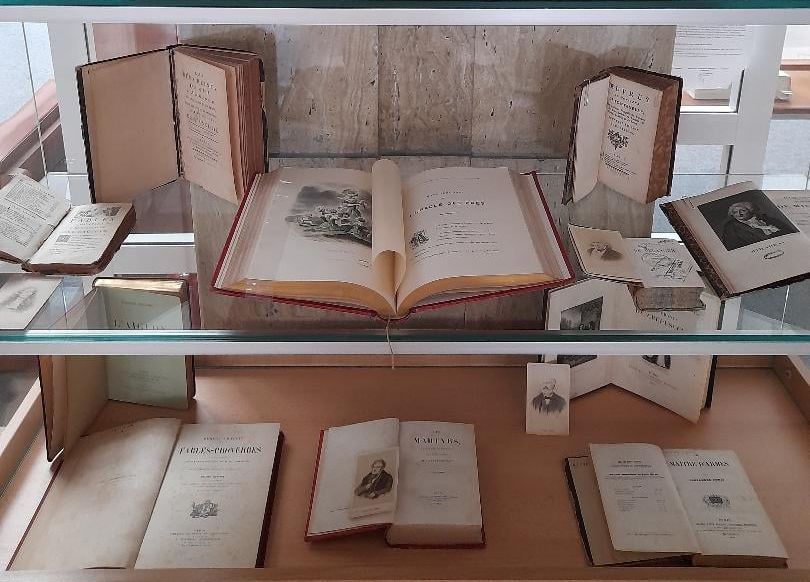 Expoziţie de colecţii speciale din literatura franceză, la Biblioteca Judeţeană Constanţa - expozitie-1627662376.jpg