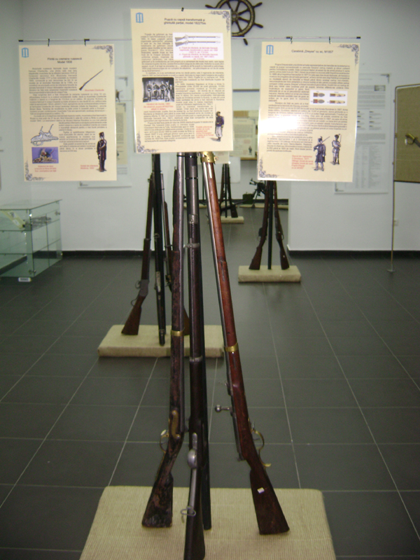 Expoziții la Muzeul de Marină - expozitiearme-1316366810.jpg