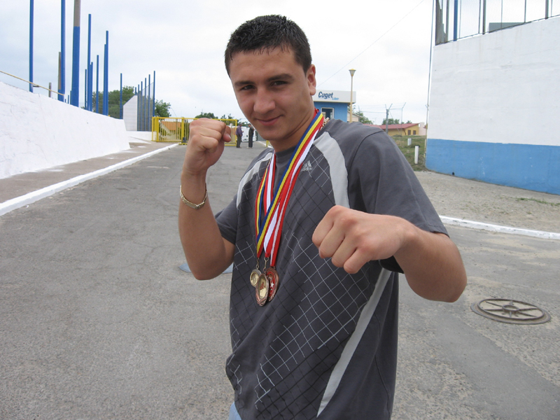 Boxerul Ionuț Bodilcu visează la Jocurile Olimpice - f41817961bd183e5bd5dc1c2f06cc2ec.jpg