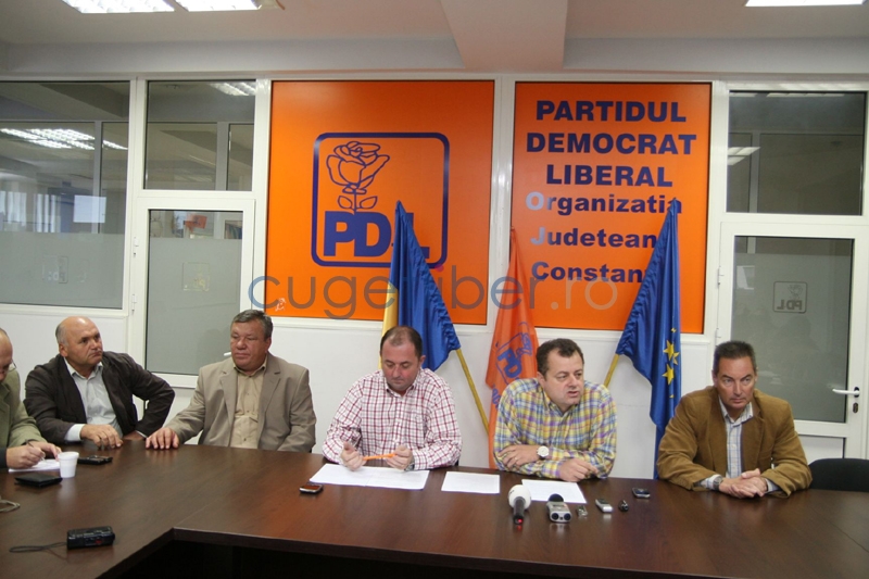 Organizațiile PNL Oltina și Băneasa și-au anunțat susținerea pentru Traian Băsescu la prezidențiale - f86194e5108223325e2c43aa0997bb80.jpg