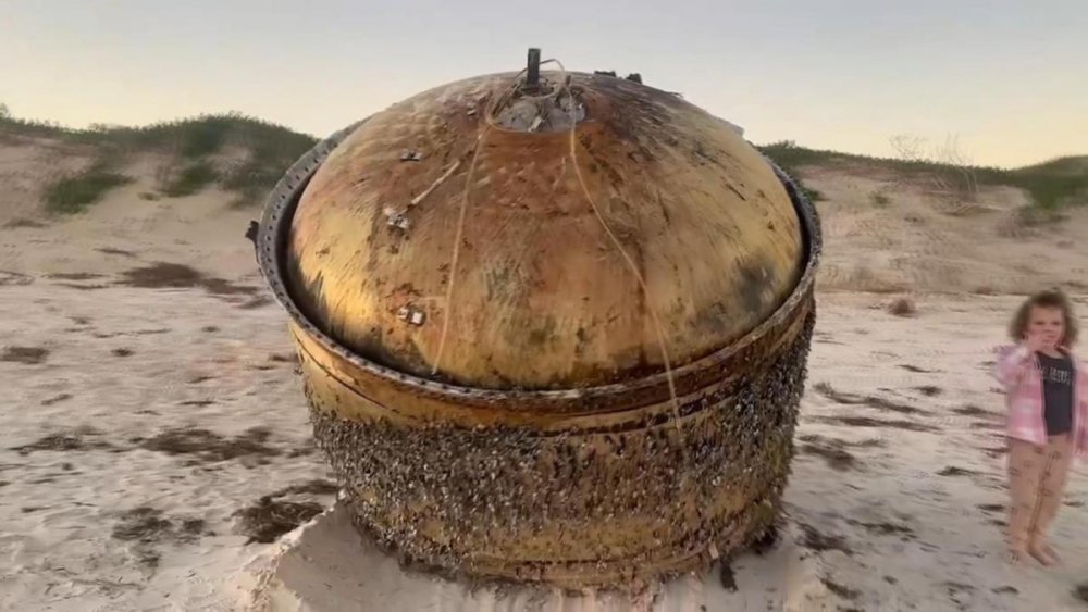 Obiect misterios eșuat pe o plajă din Australia - f8d173d48ba7e7c2ed6dac6f9001290d-1689598962.jpg