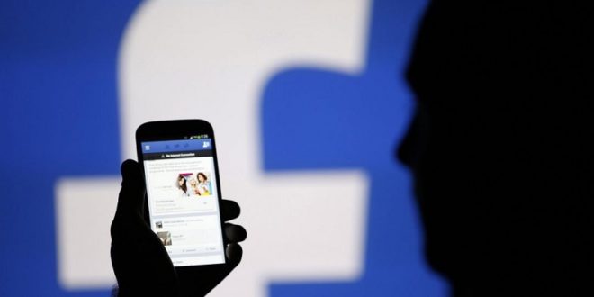 Un român a fost condamnat pentru că i-a spart iubitei contul de Facebook și a făcut publice conversațiile private - facebookbarbate1498913524797660x-1546943422.jpg