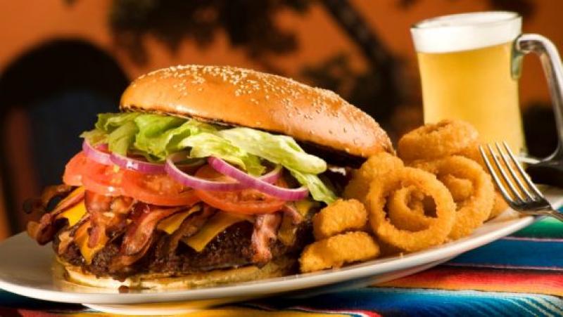 Taxa pe fast-food și pe bere, noua găselniță a Guvernului Ponta - fast-1337378995.jpg