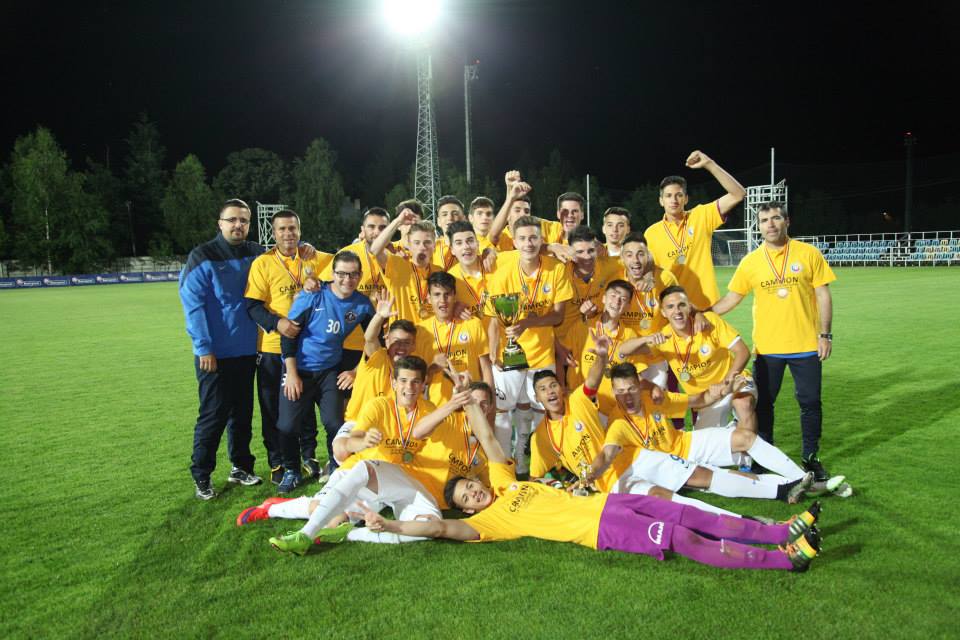 Fotbal: FC Viitorul, campioană națională la Juniori B - fcviitorul-1432730595.jpg