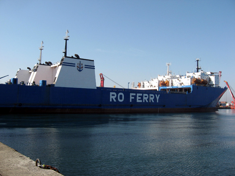 De ce nu mai acosteazÄƒ ferry-boat-urile Ã®n portul ConstanÈ›a - ferryboateforiesimangalia3-1383329137.jpg