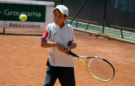 Tenis / Edris Fetisleam, campion la simplu și dublu în turneul de la Kosice - fetisleam-1363690549.jpg