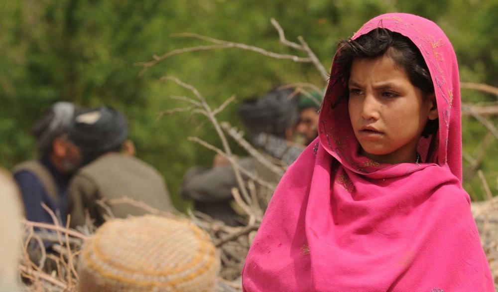 În plină criză umanitară, familiile afgane își vând fetițele pe mâncare - fetita-1635954003.jpg