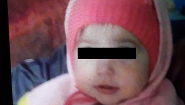 Fetița de 2 ani dispărută de acasă a fost găsită după 15 ore. Poliția a deschis dosar penal pentru răpire - fetitadisparuta98904400-1556111680.jpg