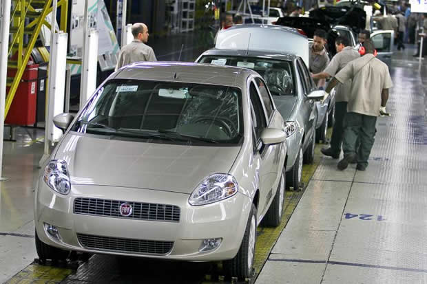 Șeful Fiat a propus fuziunea grupului cu Opel și Peugeot - fiat-1351615947.jpg