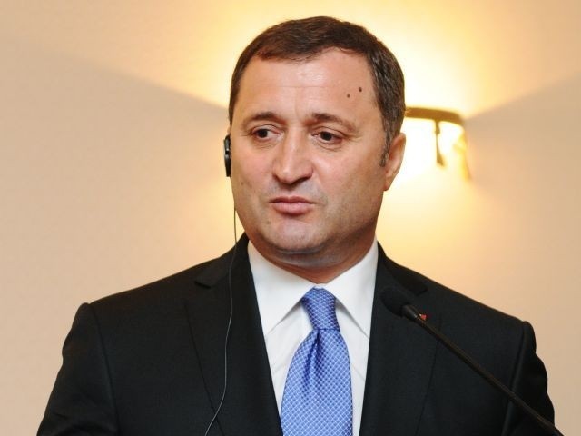 Fostul premier moldovean, Vlad Filat, arestat pentru 30 de zile - filat-1445177887.jpg