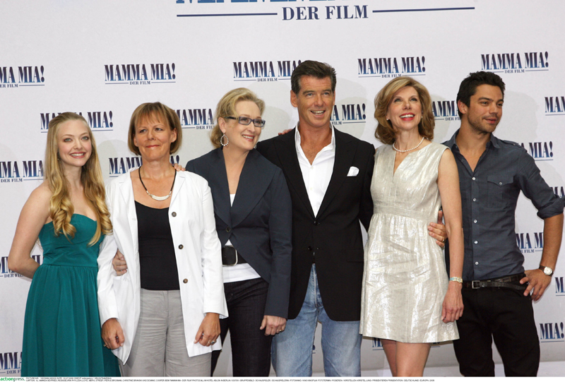 Mamma Mia!  Meryl Streep și Pierce Brosnan vă invită la film - filmemamamia-1531489526.jpg