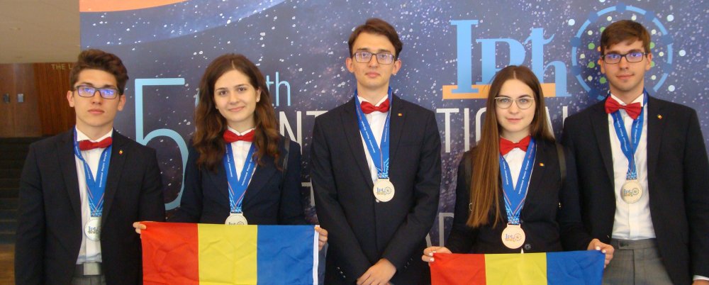 Cinci medalii pentru echipa României la Olimpiada Internațională de Fizică 2019 - fizica-1563209117.jpg