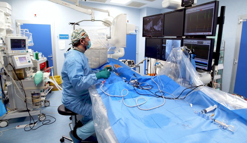 Premieră medicală la Constanța: Prima ablație cu radiofrecvență pentru tratarea flutterului atrial a avut loc la ARES, în Spitalul Județean de Urgență - flutteratrial-1619682630.jpg