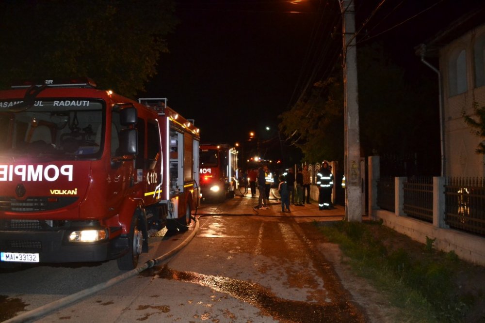 Incendiu la casă din Costinești - foc-1524894960.jpg