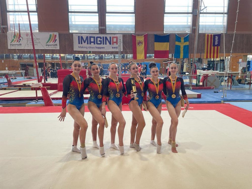 Sabrina Voinea şi colegele sale, prestaţie excelentă la Palma de Mallorca - fond-gimnastica-1679408242.jpg