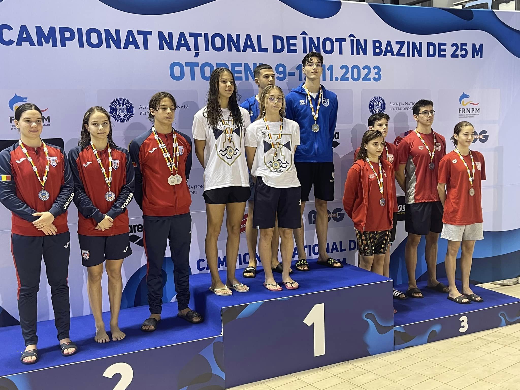 Înotătorii de la CSM Constanţa, salbă de medalii la Campionatul Naţional de la Otopeni - fond-natatie-1699807986.jpg