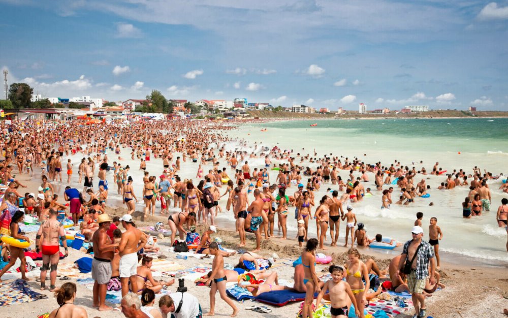 Minivacanța de Rusalii aduce peste 70.000 de turiști pe litoralul românesc - fond-rusalii-turism-1685551199.jpg