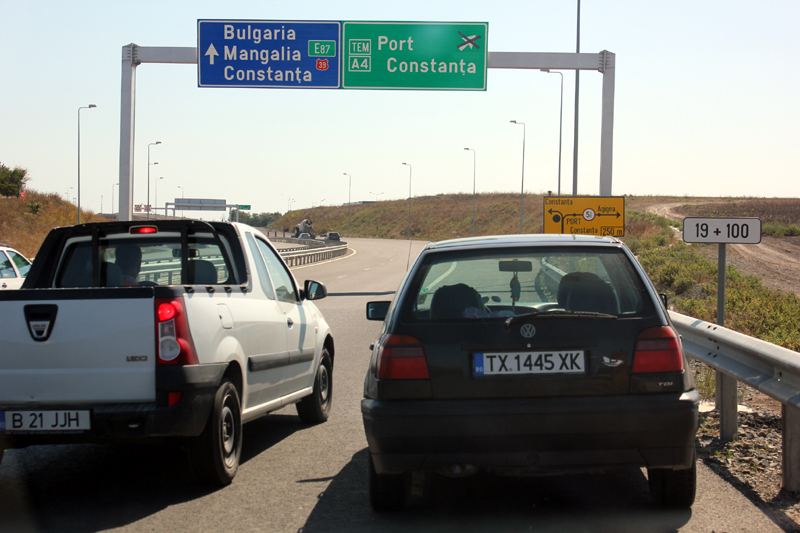 Mașinile de Bulgaria fac noi victime la Constanța. ȚEPE cu autoturisme cu acte false - fondactefalsemasinibulgaria-1371654858.jpg