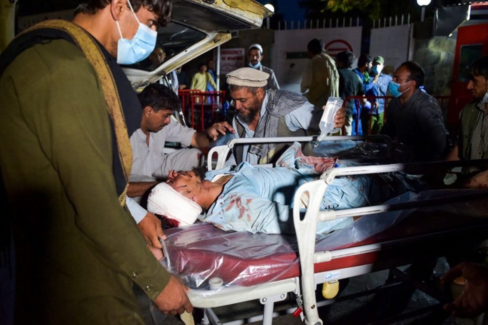 Atac sinucigaș la Kabul. Bilanț șocant: cel puțin 90 de morți, 150 de răniți - fondatackabul-1630068041.jpg