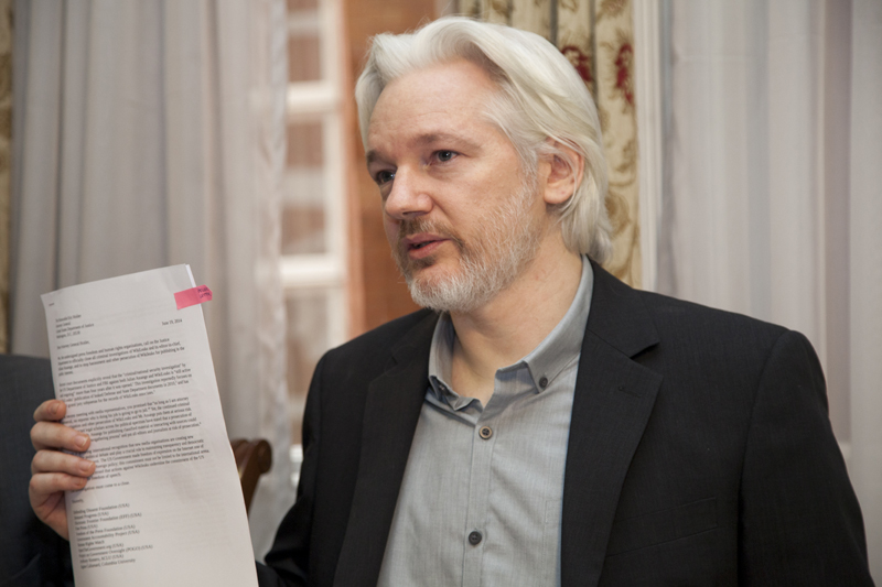 Fondatorul WikiLeaks anunță  noi dezvăluiri înainte de alegerile din SUA - fondatorul-1475589820.jpg