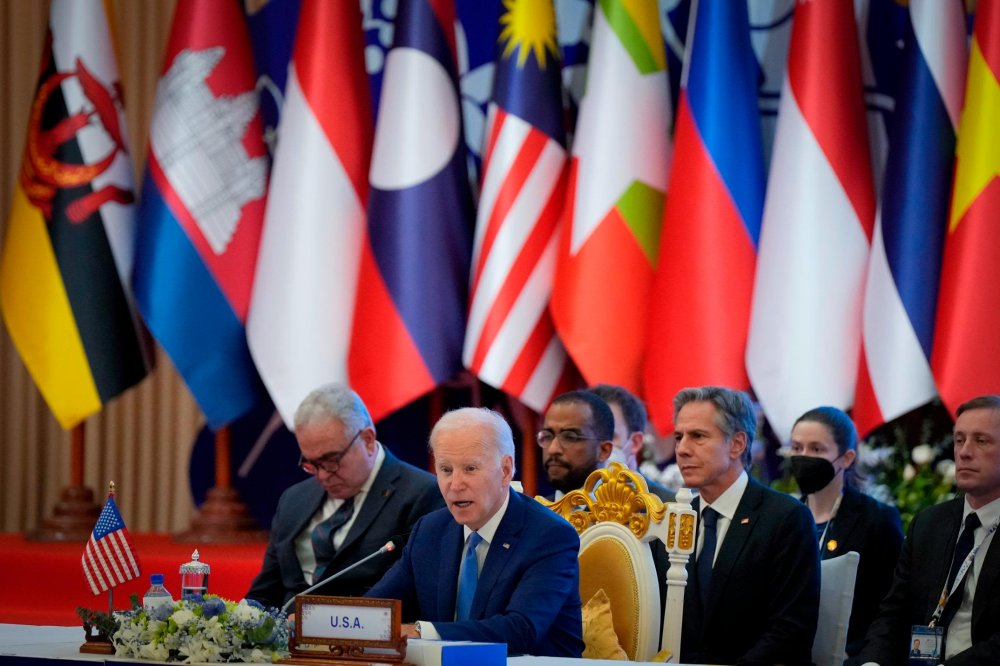 Biden i-a transmis premierului cambodgian îngrijorarea sa privind activităţile Chinei la o bază navală - fondbidencambodgia-1668343712.jpg