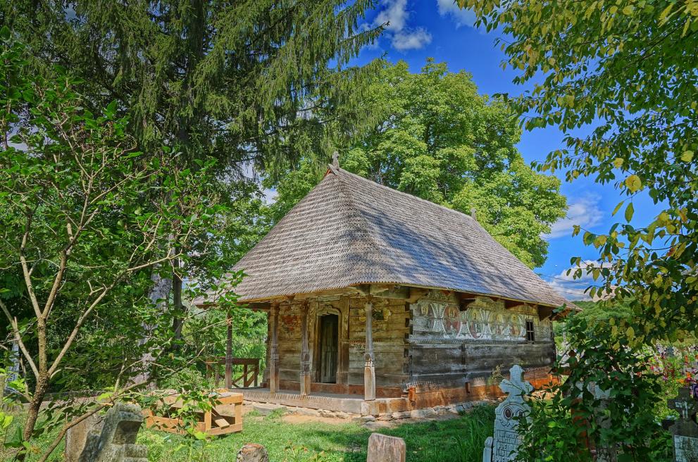 Biserica de lemn din satul Urși, marele câștigător al Premiilor Europene pentru Patrimoniu - fondbisericadelemndinsatulursirt-1632747772.jpg