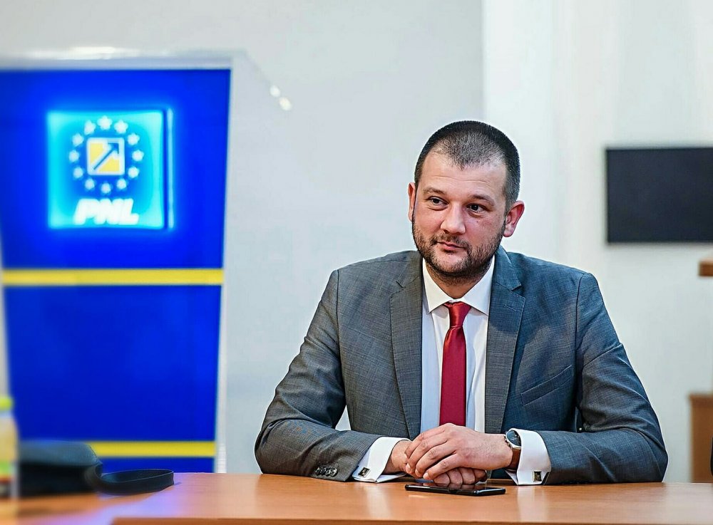 Deputatul Bogdan Bola îl susţine frenetic pe Ludovic Orban. „Avem proiecte importante pentru Constanţa” - fondbolanou-1634467899.jpg