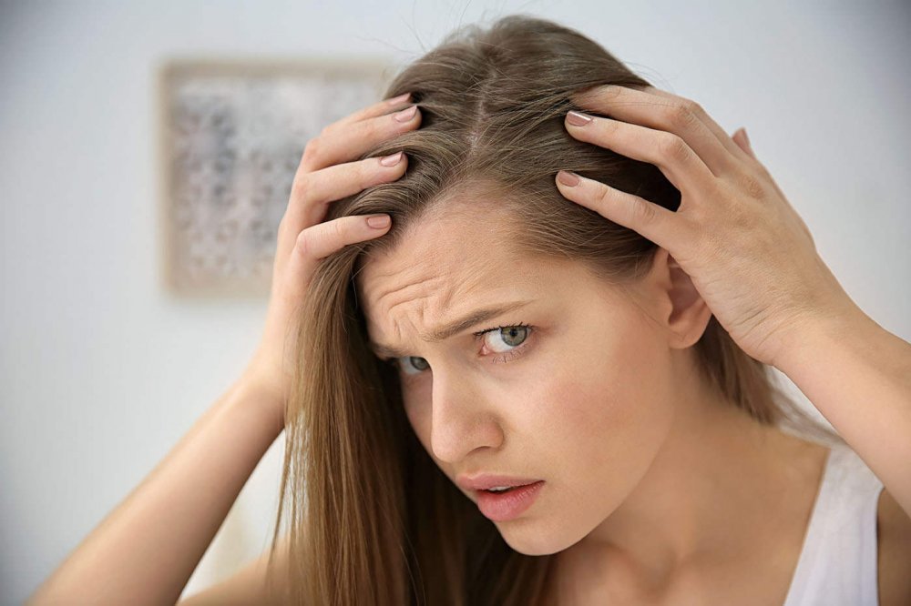 Căderea părului la femei se poate datora și anumitor deficite metabolice - fondcadereaparului3-1648559864.jpg
