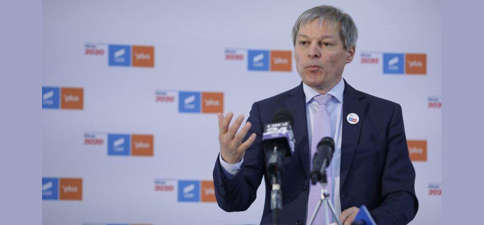 Dacian Cioloş a demisionat din USR-PLUS. 