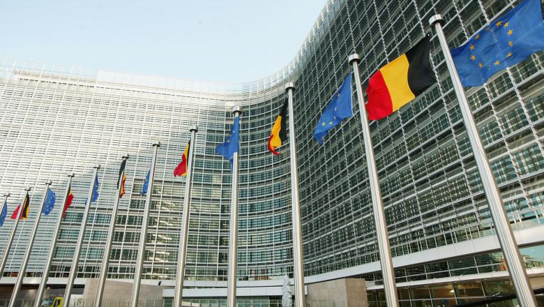 Comisia Europeană va lua măsuri pentru a proteja consumatorii în privinţa preţurilor energiei - fondcomisieeuropa-1674556024.jpg