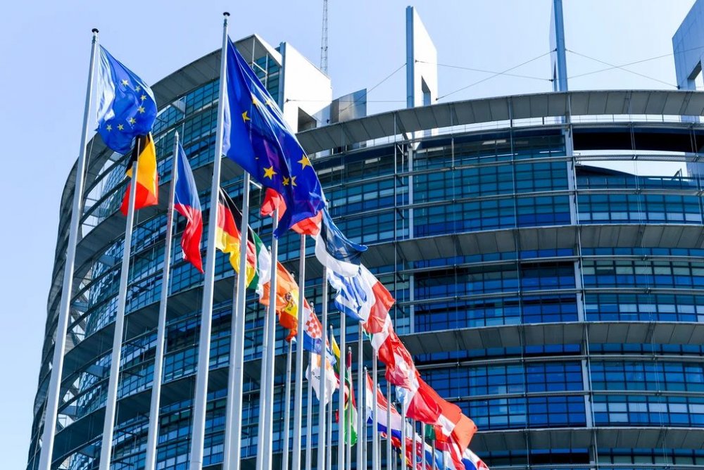 Auditorii UE recomandă controale mai bine direcţionate în legătură cu venitul naţional brut - fondcontributiiue-1670851527.jpg