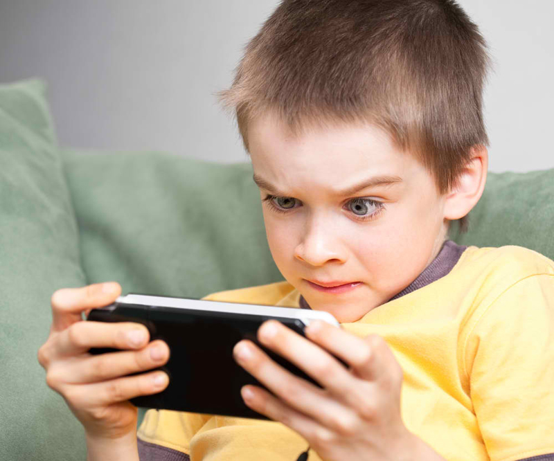 Generația copiilor crescuți la tabletă și telefon. Efectele sunt devastatoare - fondcopiicrescutilatelefon4-1498996825.jpg