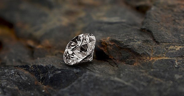 Industria diamantelor este perturbată de vânzările secrete ale Rusiei - fonddiamante-1663491418.jpg